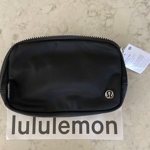 Lululemon everywhere belt bag